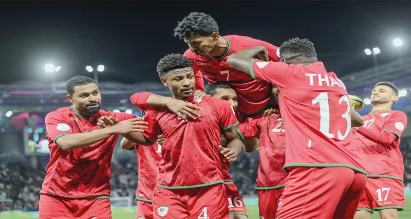 أبناء عمان يقدمون هدية العام الجديد