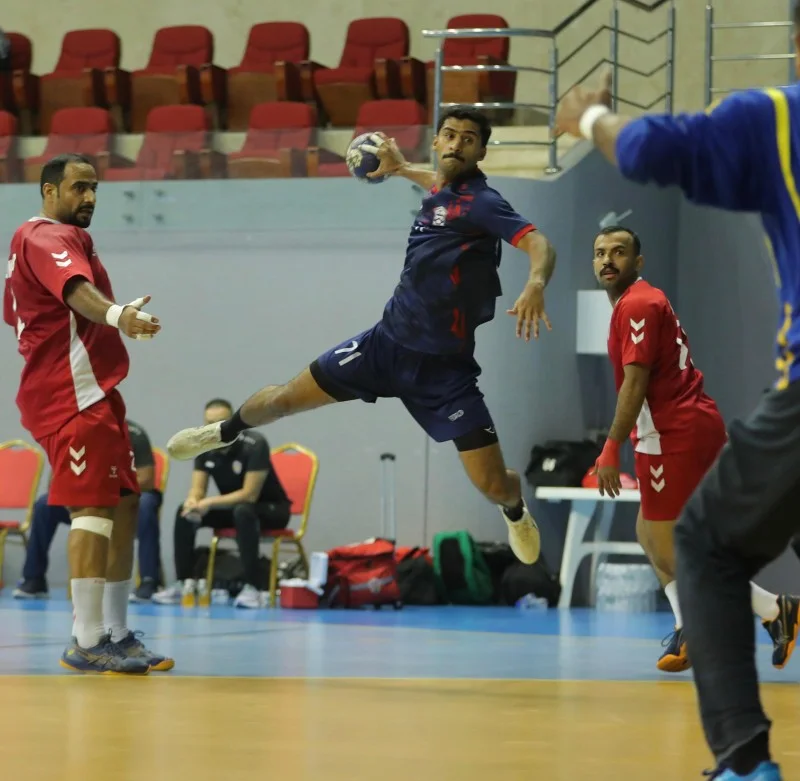 لقاء قمة بين نادي عمان والسيب في دوري الدرجة الأولى لكرة اليد