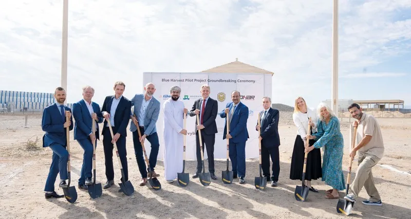 وضع حجر الأساس لمشروع «بلو هارفست» فـي المنطقة الحرة بصحار