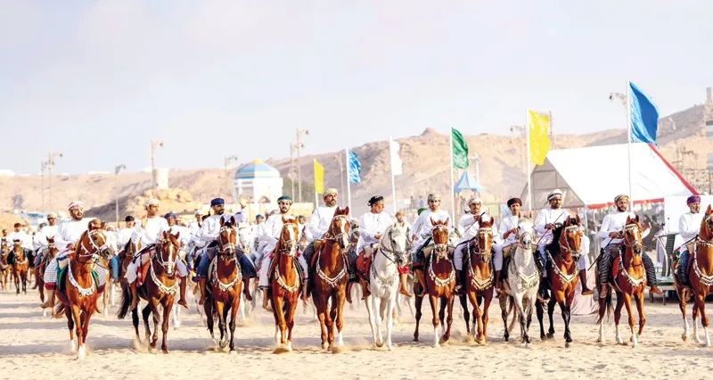 ختام مهرجان رياضات الخيل التقليدية بولاية صور