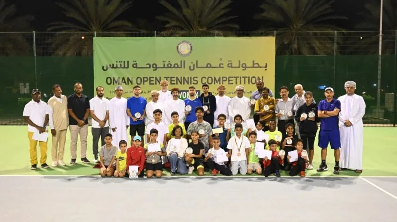 يونس الرواحي يتوج بلقب فئة محترفي الرجال في ختام بطولة عمان المفتوحة للتنس