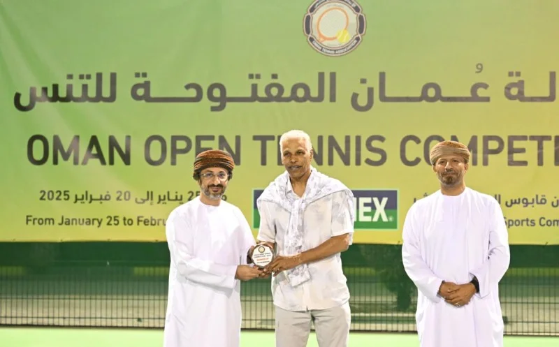 يونس الرواحي يتوج بلقب فئة محترفي الرجال في ختام بطولة عمان المفتوحة للتنس