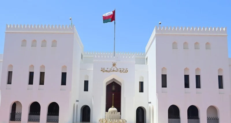 سلطنة عمان تدعو لاحتواء التصعيد .. قتلى فـي تبادل القصف الهندي الباكستاني