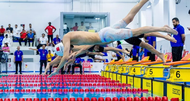 فضية وبرونزية حصيلة منتخب السباحة فـي بطولة الخليج بالبحرين