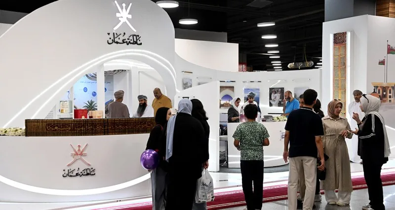 جلسة حوارية تناقش «الجوائز الأدبية وصناعة الإبداع» بجناح سلطنة عمان بمعرض عمّان الدولي للكتاب