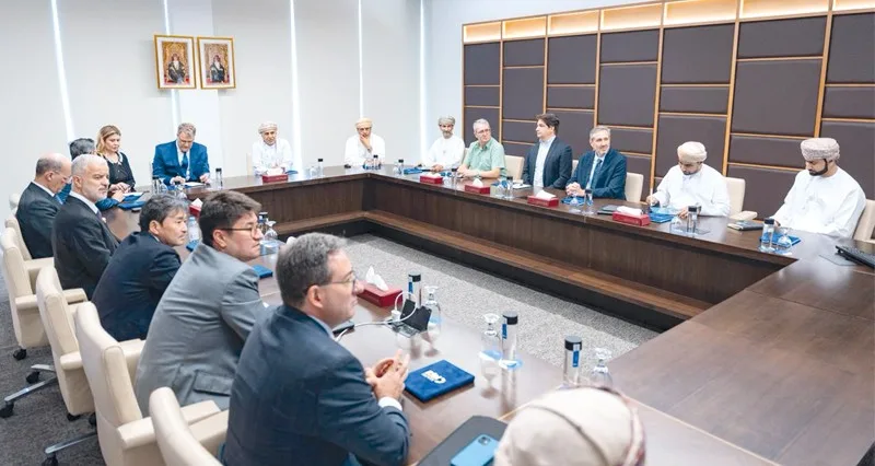 وفد «فالي» يطلع على الفرص الاستثمارية بالمنطقة الاقتصادية الخاصة بالدقم