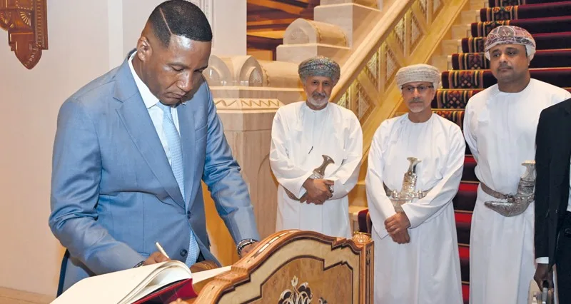 رئيس بوتسوانا يتعرف على فرص الاستثمار فـي قطاعات الطاقة والتعدين والبنية الأساسية