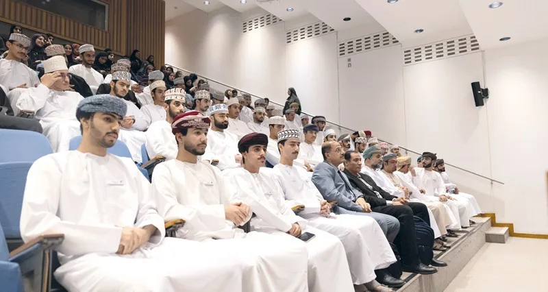 اختتام الموسم الخامس عشر لمسابقة شاعر الخليل فـي جامعة السلطان قابوس