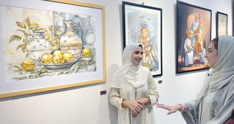 «الثقافة والرياضة والشباب» تحتفي بتميز المرأة العمانية فـي الفنون البصرية