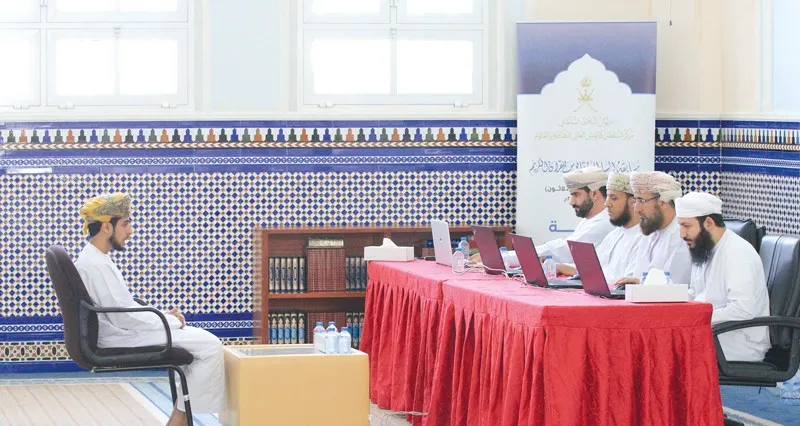 «١٤٤» مشاركا فـي مسابقة السلطان قابوس للقرآن الكريم بالرستاق