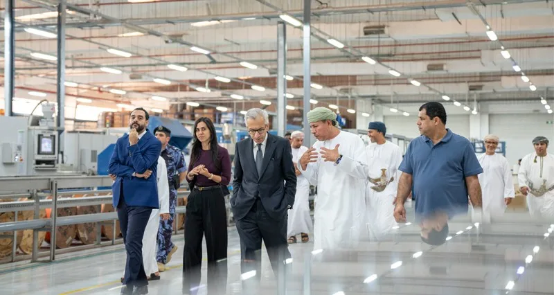 سلطنة عمان ولبنان تستعرضان التعاون التجاري والاستثماري والصناعي