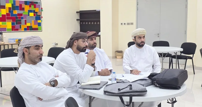 «تقنية صحار» تطلق برنامج الجدارات البحثية لطلبة الدراسات العليا