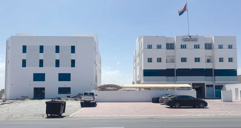 تواصل العمل فـي مبنى «الوقف الخيري الثاني» فـي المصنعة