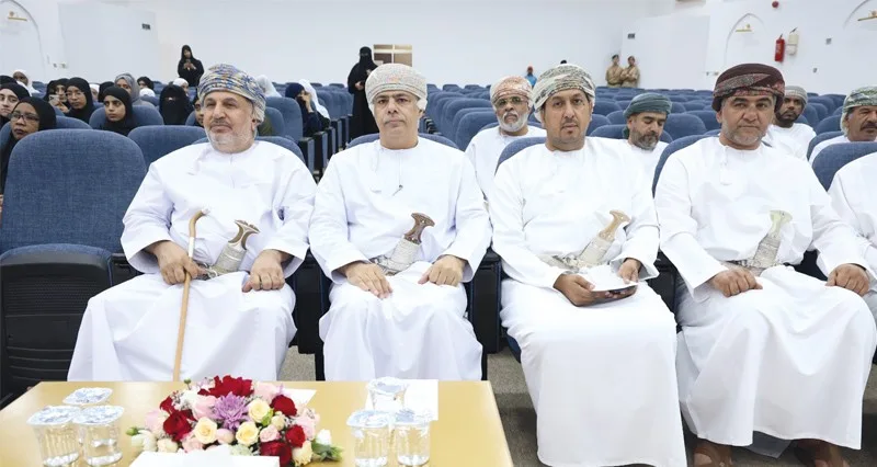 تنمية القيم والسلوك الإيجابي لدى الأبناء فـي البريمي