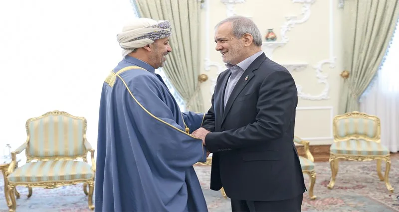 تحيات جلالة السلطان للرئيس الإيراني نقلها وزير الداخلية