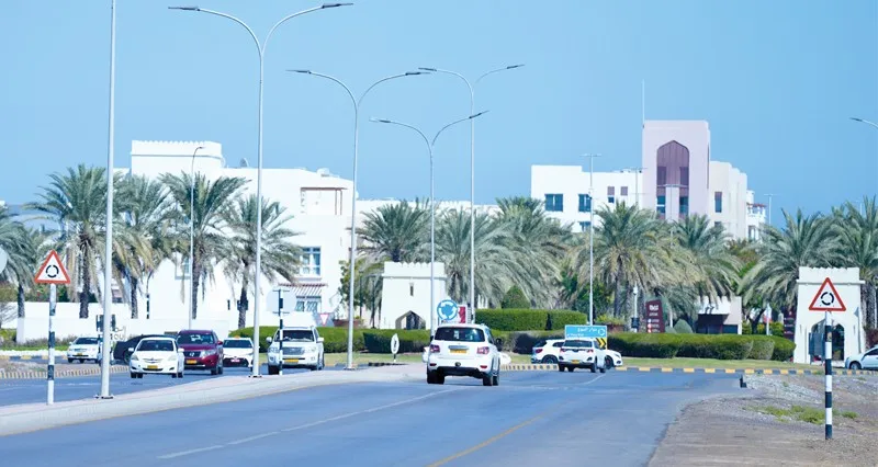 إسناد مشروع تطوير طريق الموج والجزء المرتبط به من طريق 18 نوفمبر