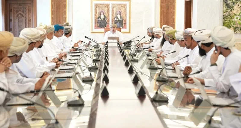 مناقشة تطوير الخدمات وتعزيز التخطيط العمراني فـي الداخلية