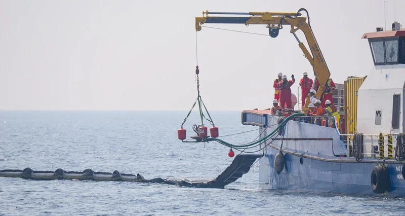 تمرين لمكافحة التلوث بالزيت فـي مسندم «نورس 25»