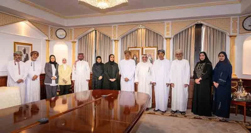 وفد الأمانة العامة لمجلس التعاون يزور جامعة السلطان قابوس