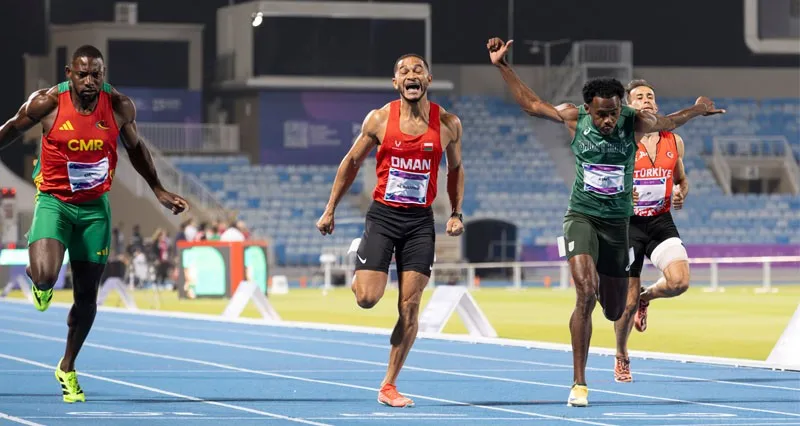 علي البلوشي يتوج بذهبية 100م وخروج لاعبي المبارزة من المنافسات