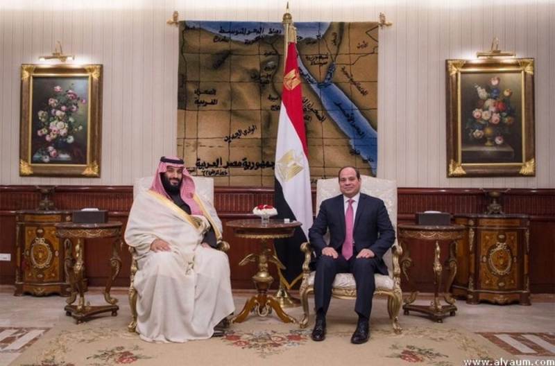 صور من إستقبال رئيس مصر عبد الفتاح السيسي لولي العهد السعودي لدى وصوله مصر
