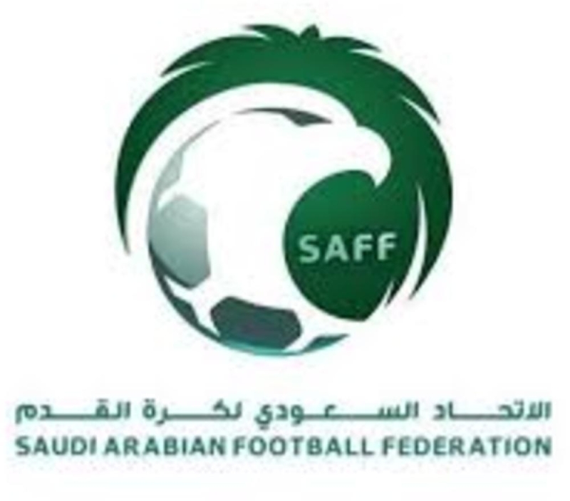 «اتحاد القدم» يدعو الأندية لاحترام عقود اللاعبين.. ويحذر من عقوبات «فيفا»