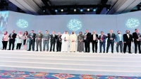 صورة جماعية للفائزين بجوائز دبي للصحافة العربية (وكالات)