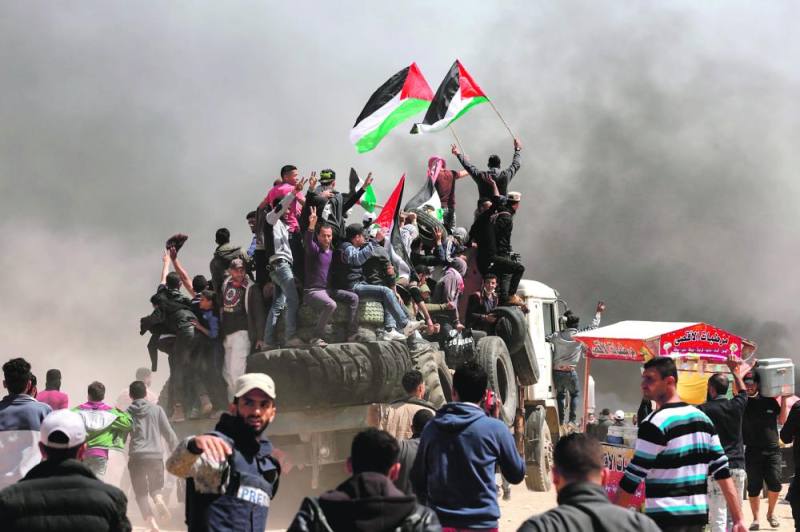 شهداء وعشرات الجرحى الفلسطينيين في «جمعة الكاوتشوك»