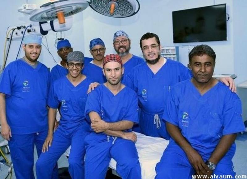 قوات التحالف تنقل الفريق الطبي لمنظمة البلسم لتقديم خدماته داخل اليمن
