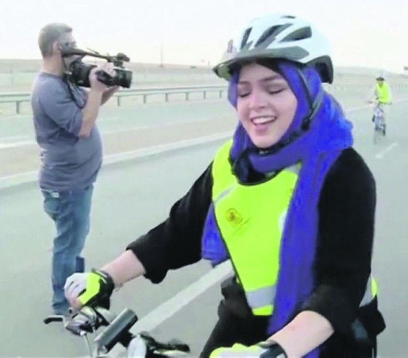 أول سباق دراجات نسائي في جدة