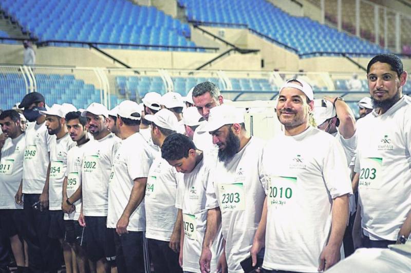300 مشارك في سباق «يلا نمشي» بالأحساء