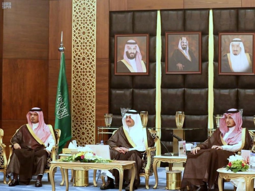 أمير الشرقية يستقبل المشاركين في تنظيم زيارة الملك والقمة العربية الـ29