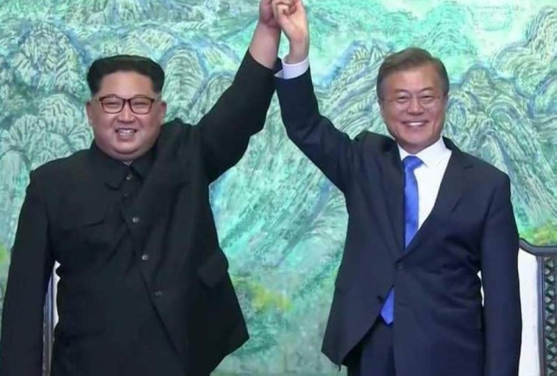 العالم انتظر هذه اللحظة .. زعيمي الكوريّتان يلتقيان لأول مرّة من أجل 