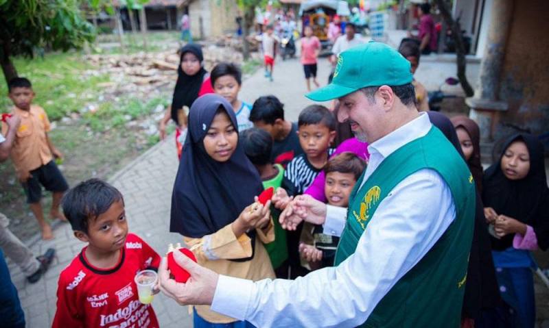 مركز الملك سلمان للإغاثة يبدأ توزيع 2000 سلة غذائية في أندونيسيا