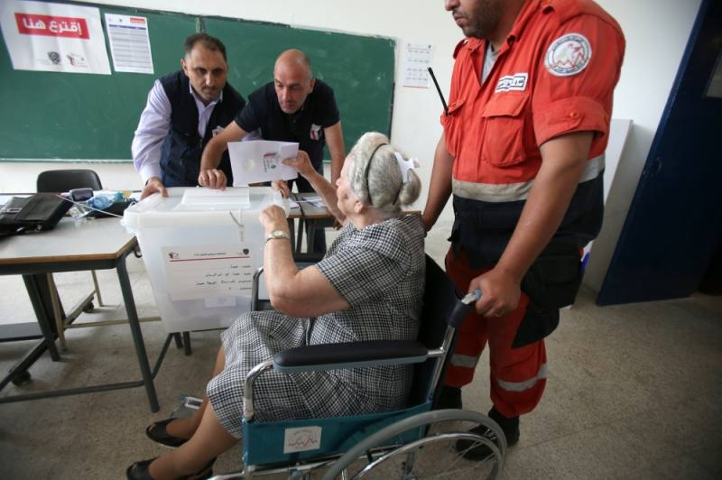 اللبنانيون يصوتون في أول انتخابات برلمانية منذ 9 سنوات