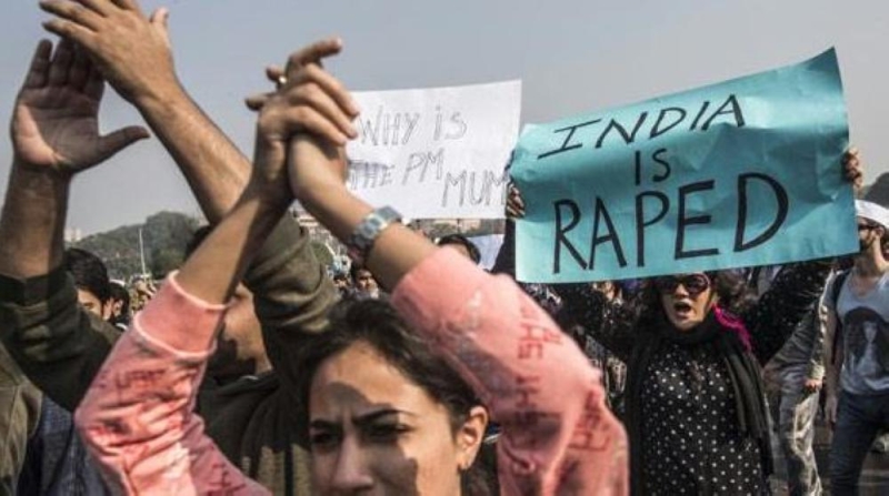 فتاة هندية تصارع الموت بعد تعرّضها للإغتصاب والحرق بمقاطعة باكور الهندية