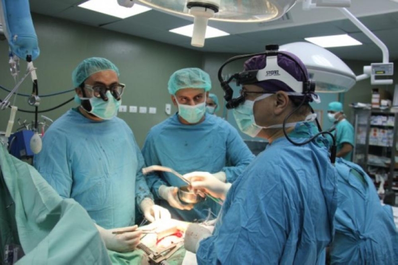 60 جراحا يستعرضون تطورات جراحة المخ والأعصاب بالجبيل