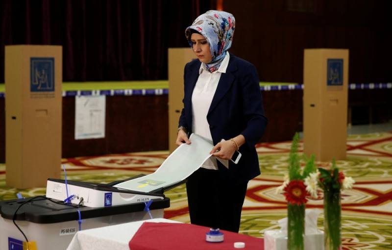 انطلاق عملية الاقتراع لانتخاب مجلس النواب العراقي