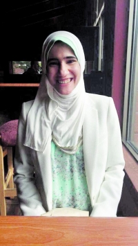 فتاة من الشرقية تتحدى الإعاقة وتحصل على جائزة «الشباب العربي»