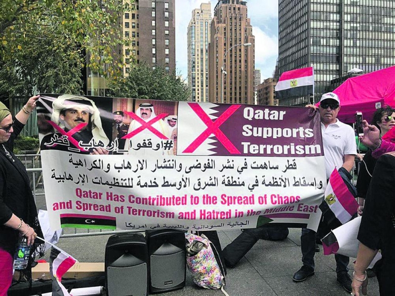 مراقبون: قطر تسيء لمجلس التعاون