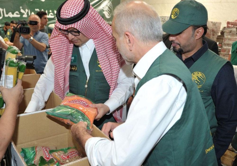 مركز الملك سلمان يطلق حملة مساعدات غذائية للعائلات السورية واللبنانية