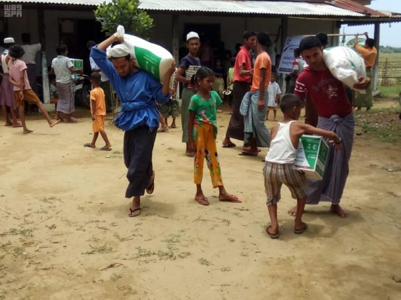 مركزالملك سلمان يوزع 365 سلة غذائية في ميانمار