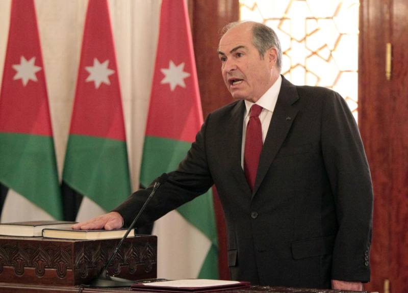 قبول استقالة الحكومة الأردنية وتكليف 