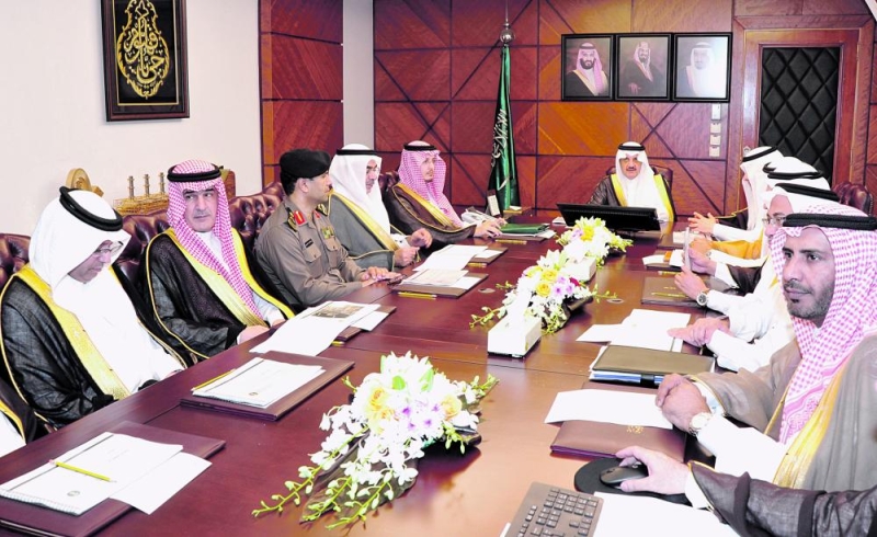 الأمير سعود بن نايف يوجه بالإسراع في إصدار التصاريح لمسارات خطوط نقل المياه