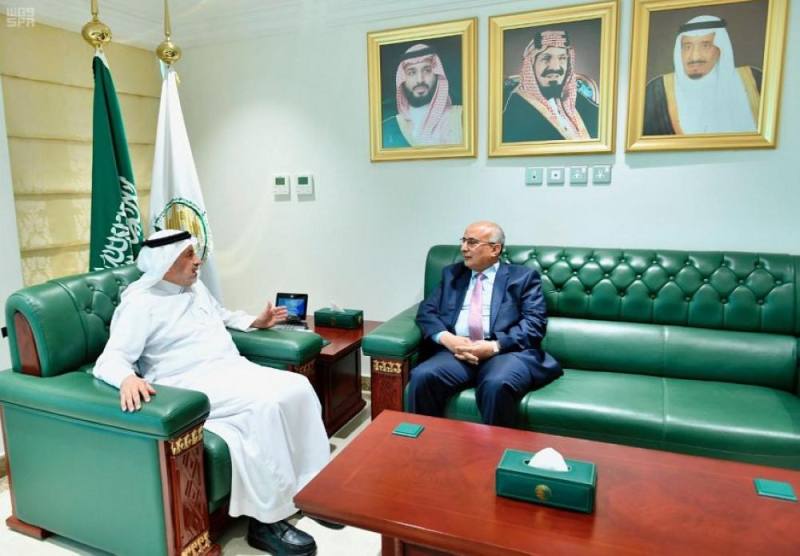 «الربيعة» يناقش مع وزير يمني البرامج الإغاثية
