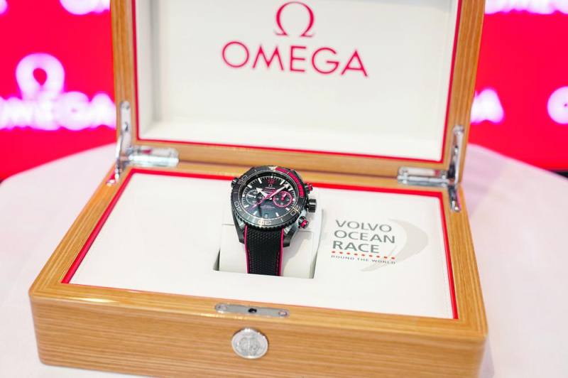 أوميغا تكشف النقاب عن ساعة فولفو أوشن ريس المذهلة