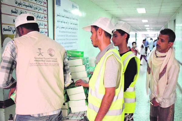 مركز الملك سلمان الإنساني يوزع مساعدات في اليمن والصومال