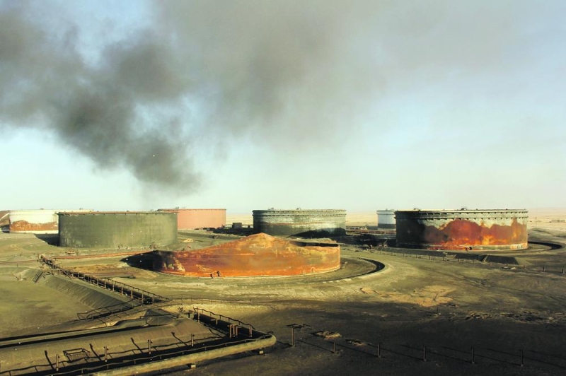 «النفط» الليبية تطالب ميليشيات بالانسحاب من ميناءي تصدير