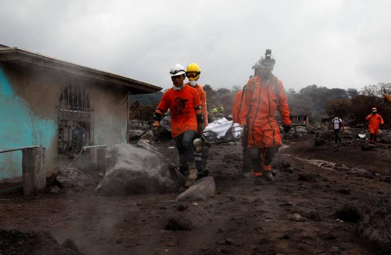 إيقاف البحث عن 200 مفقود من ضحايا بركان غواتيمالا