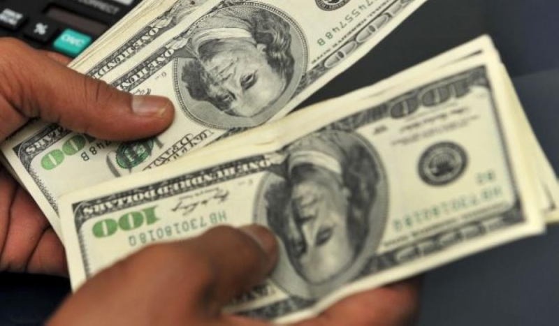 الدولار يرتفع مع تهديد ترامب بمزيد من الرسوم الجمركية